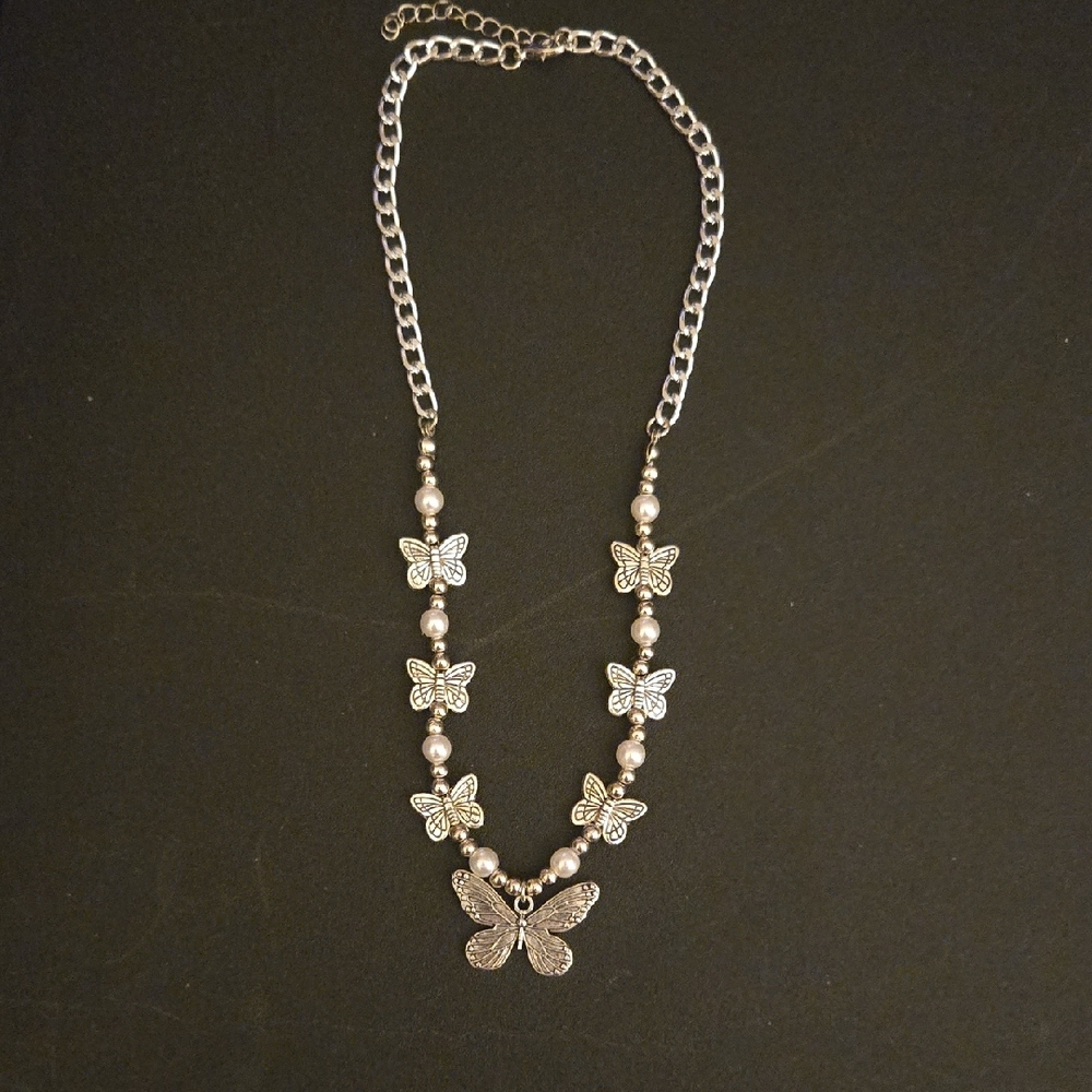 Necklace Silver Butterfly & Pearl Beads